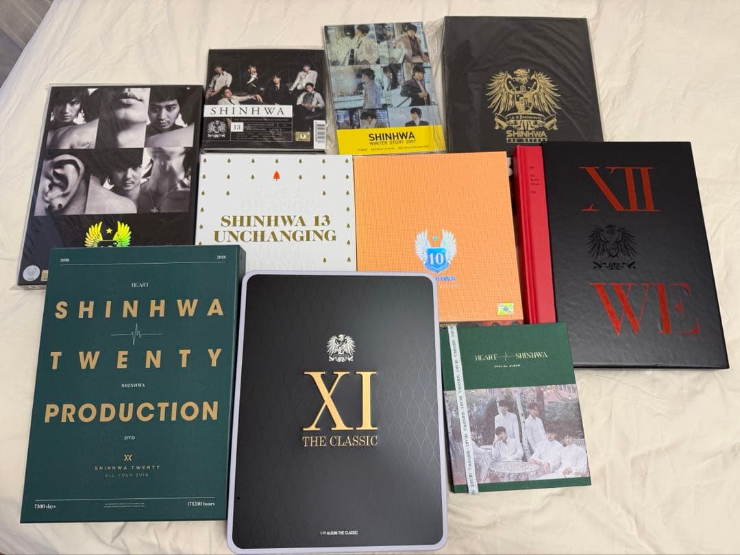 シンファ　韓国　コレクターズ 　CD 　他　23枚+写真2枚セット