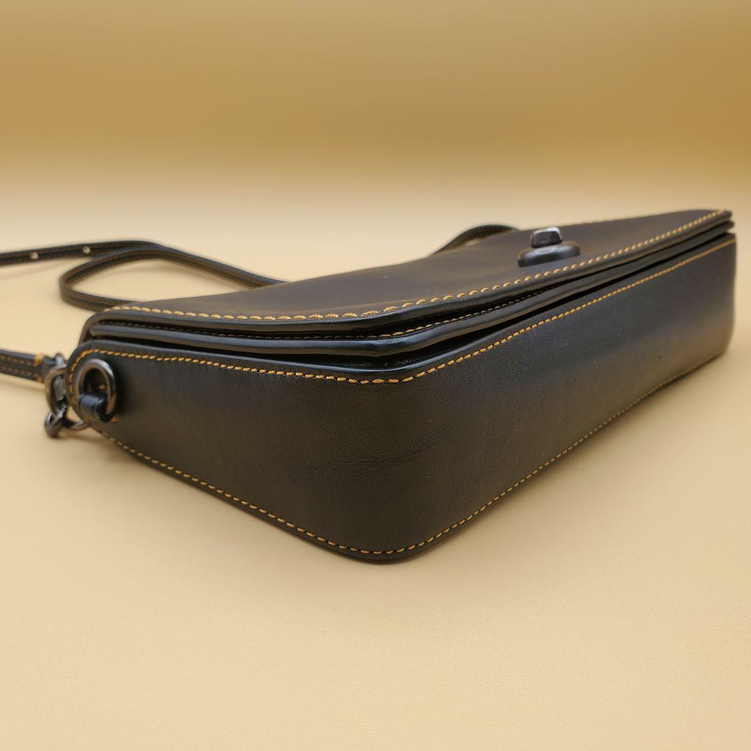 COACH ブラックレザー ショルダーバッグ　コーチ ディンキー ターンロック