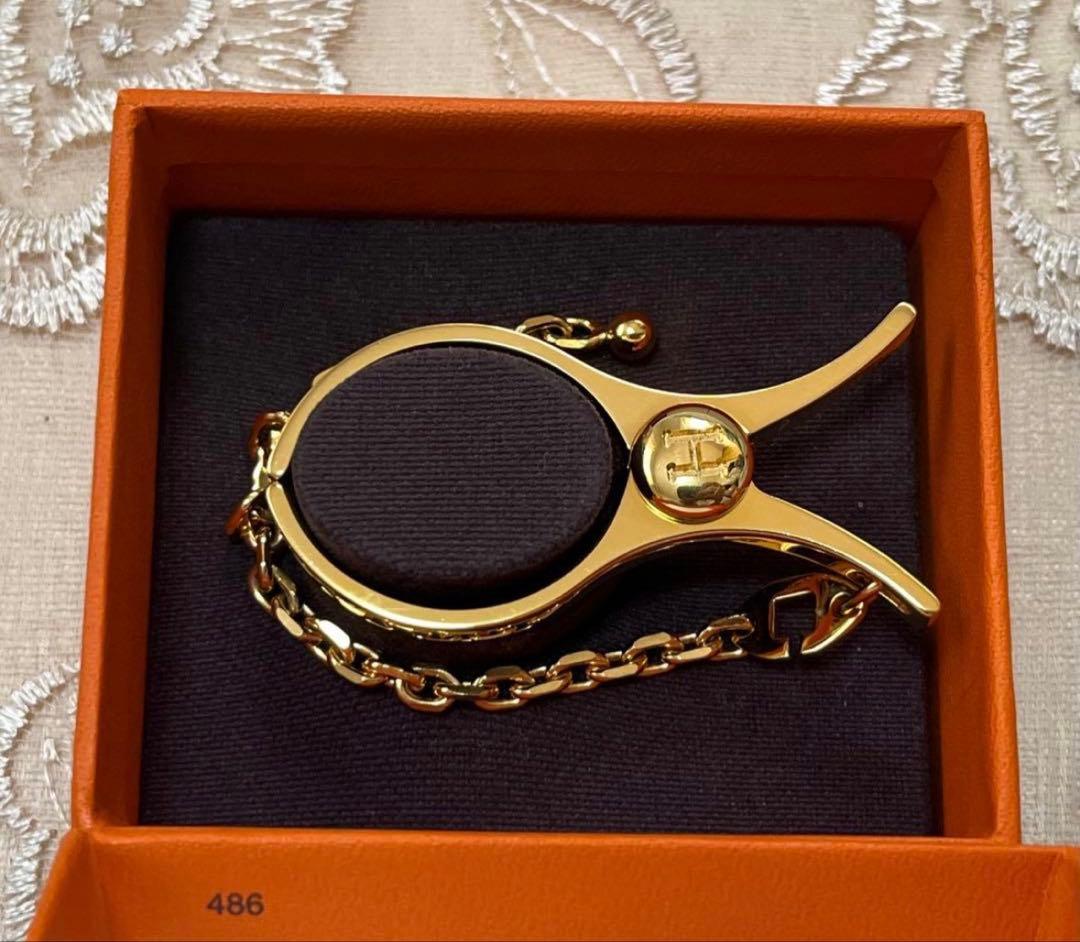 【未使用】HERMES グローブホルダー　フィルー　ゴールド　手袋ホルダー