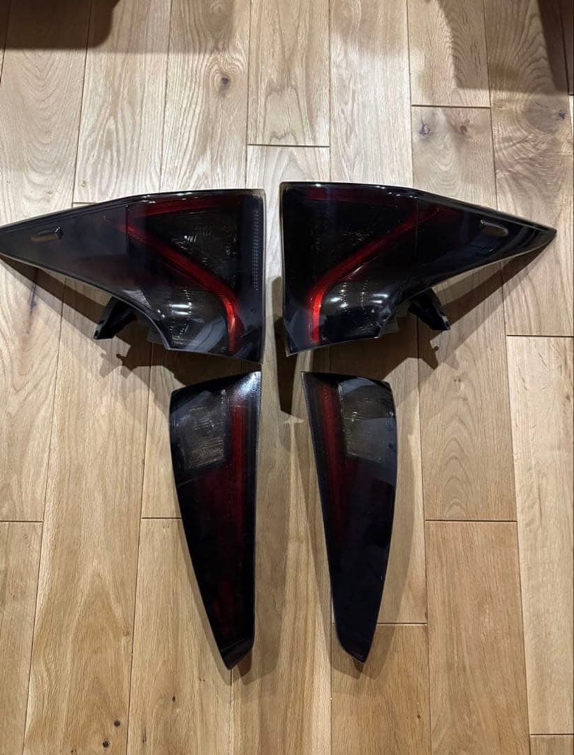 50プリウス 前期 純正 スモークテールランプ