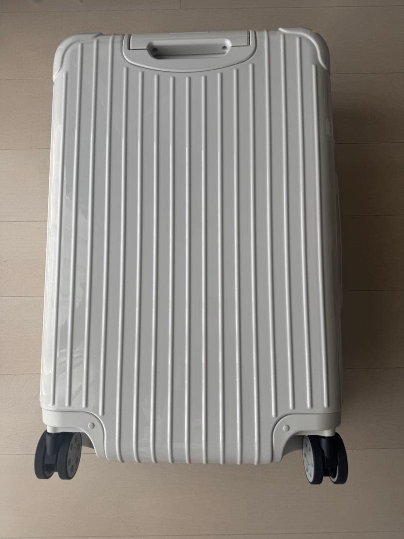 【Fuminori】　RIMOWA エッセンシャル M グロスホワイト