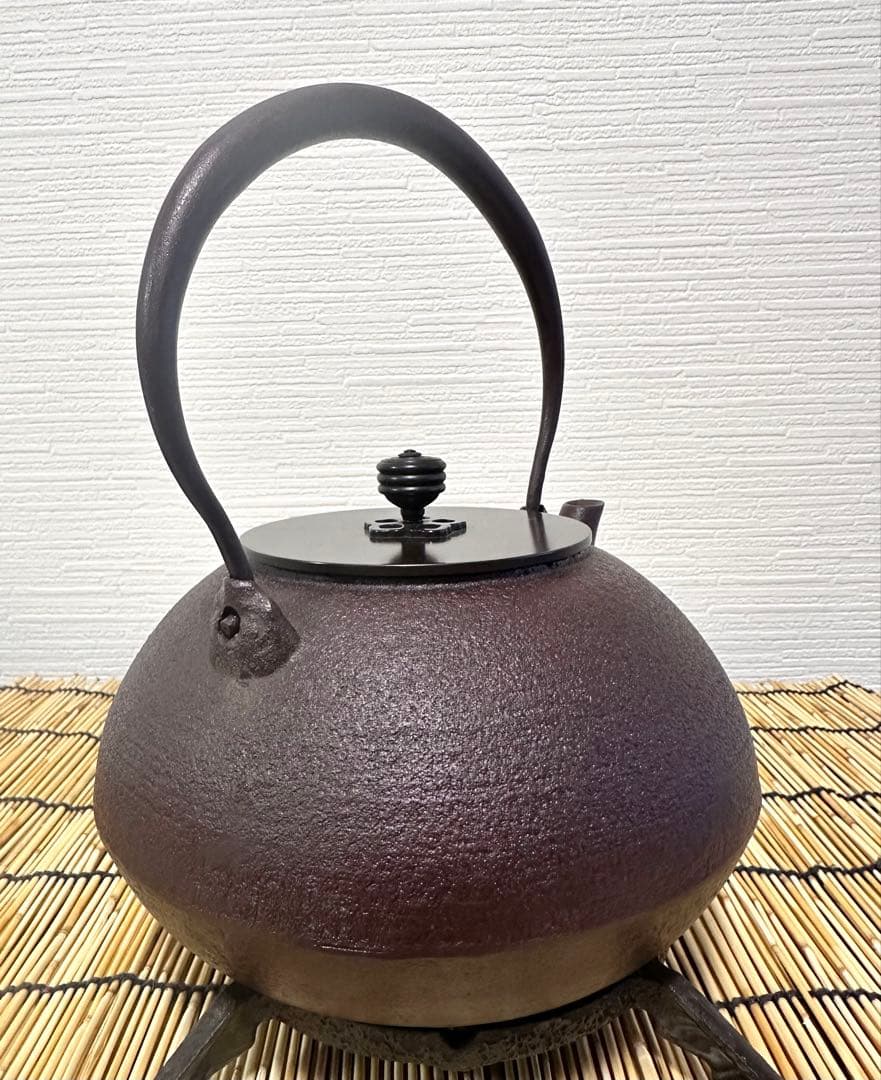 未使用、山形水沢 菊池浄慶作 １８型糸目肌　南部鉄瓶　南部鉄器　鉄瓶　調理器具